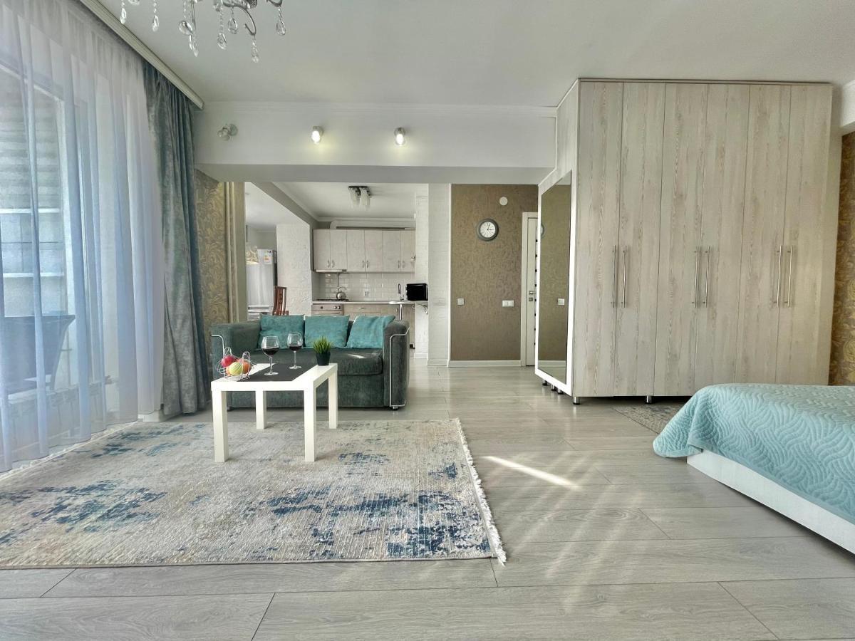 Apartment In The Heart Of The City Almaty Luaran gambar